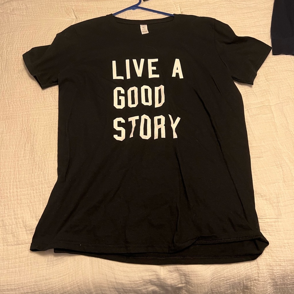 Boutique quote tee size medium